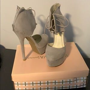 Light grey Suede heel